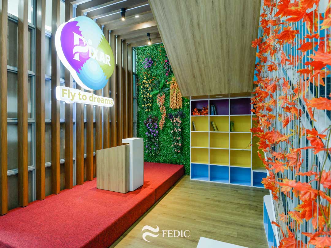 Pixar-English-Fedic-Decor-5.jpg
